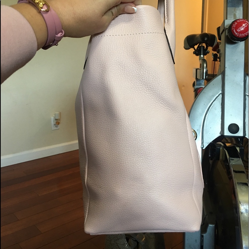 new Dooney and Bourke large pale pink tote in pebble leather - Picture 10 of 11